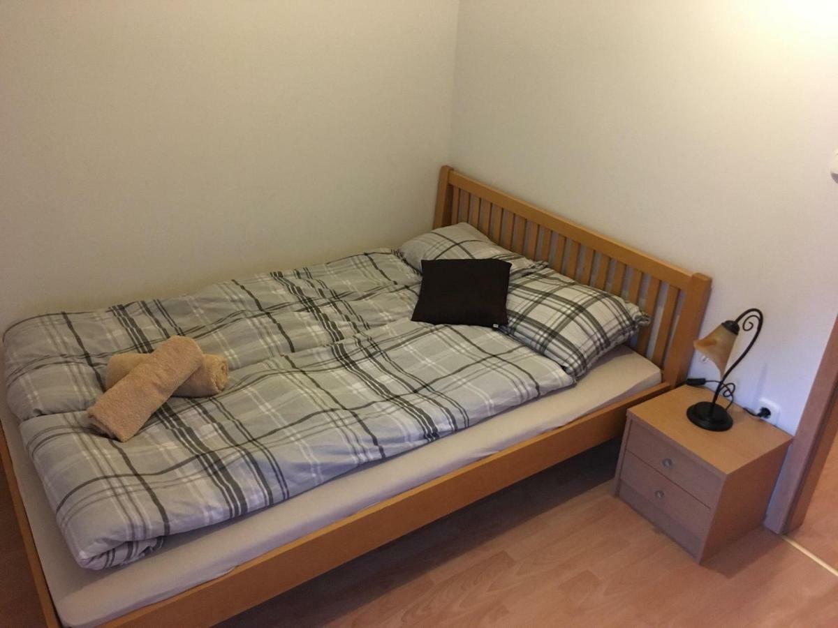 Centrum - A. Apartman เปตช์ ภายนอก รูปภาพ